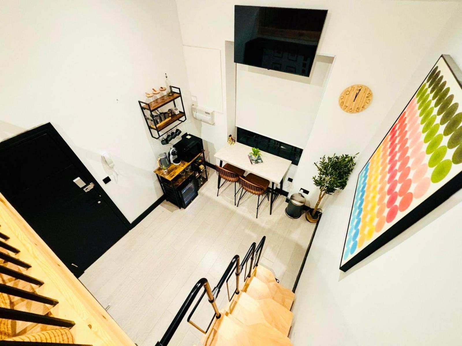 Luxury Mezzanine Flats Next Hackney Londra